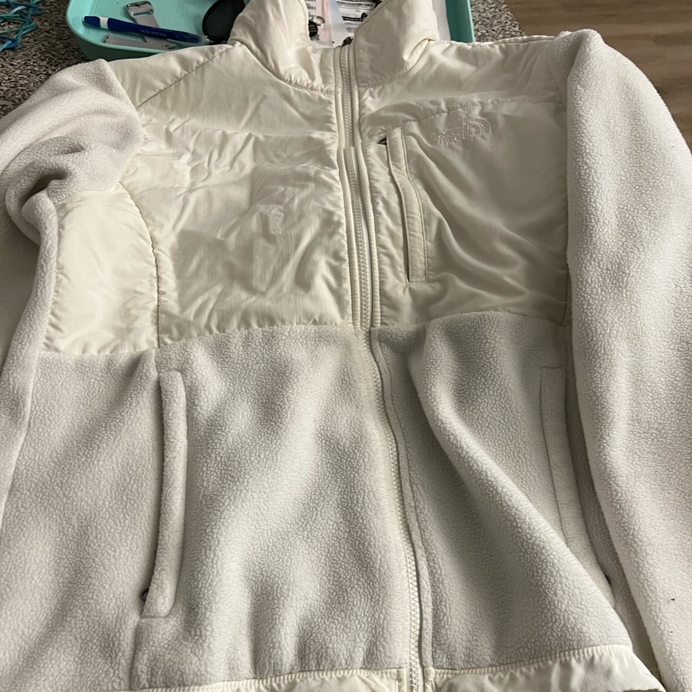 White thinker north face size large